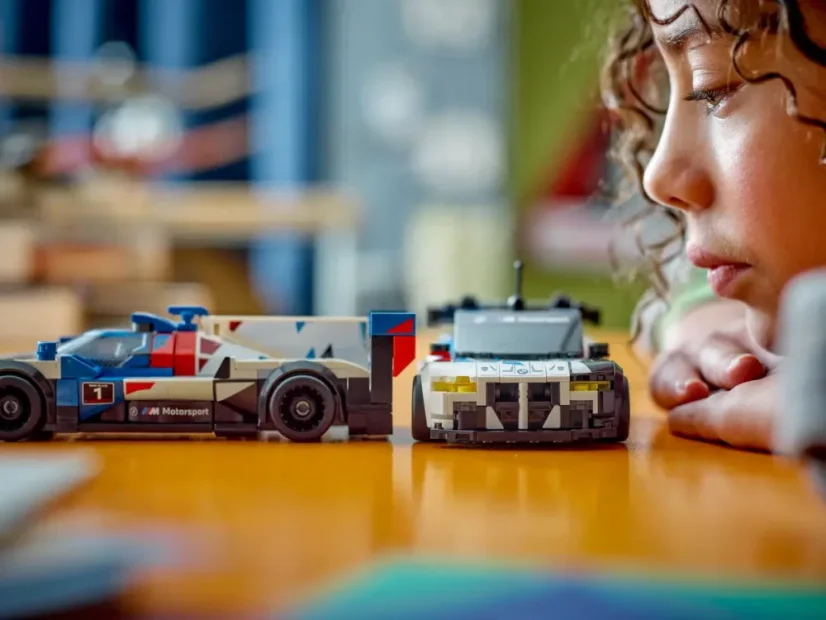 LEGO® Speed Champions 76922 BMW M4 GT3 a BMW M Hybrid V8