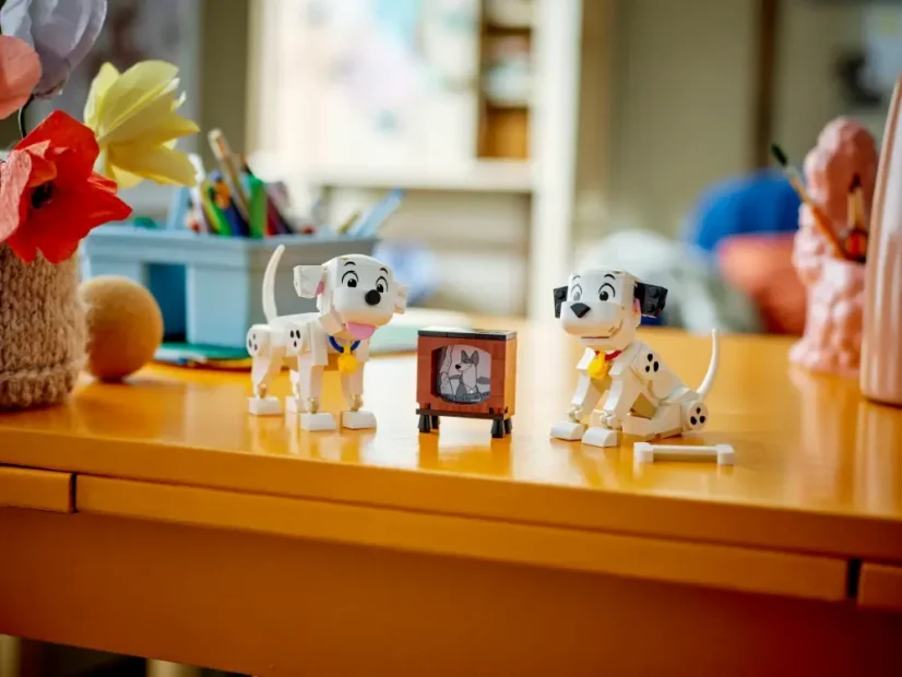LEGO® Disney 43271 Štěňátka Štístko a Penny z filmu 101 dalmatinů