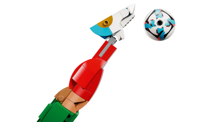 LEGO® Editions 43016 Cristiano Ronaldo – Soccer Legend