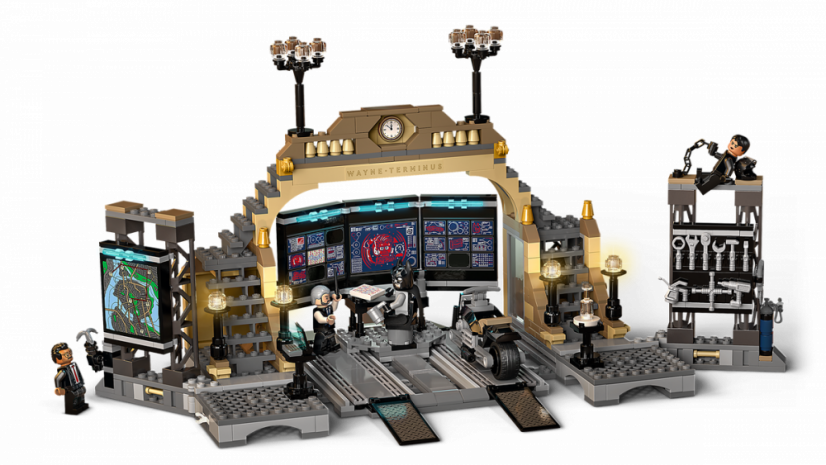LEGO® Batman 76183 Batcave™: The Riddler™ Face-off