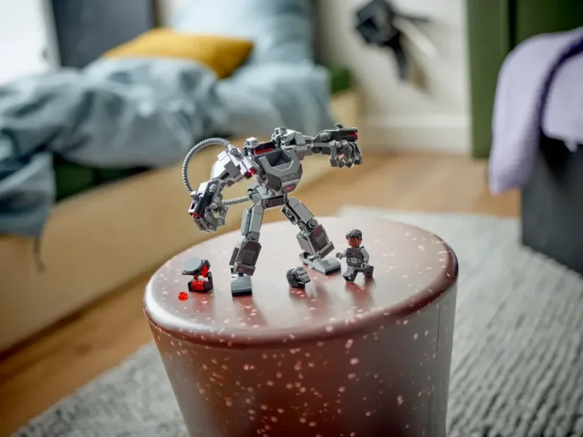 LEGO® Marvel 76277 War Machine v robotickom obrnení