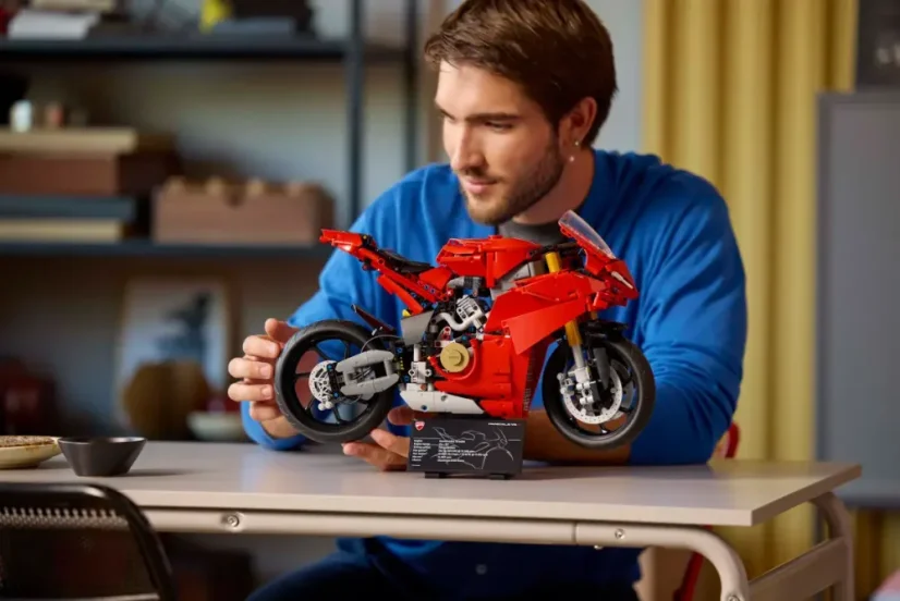 LEGO® Technic 42202 Motocykel Ducati Panigale V4 S