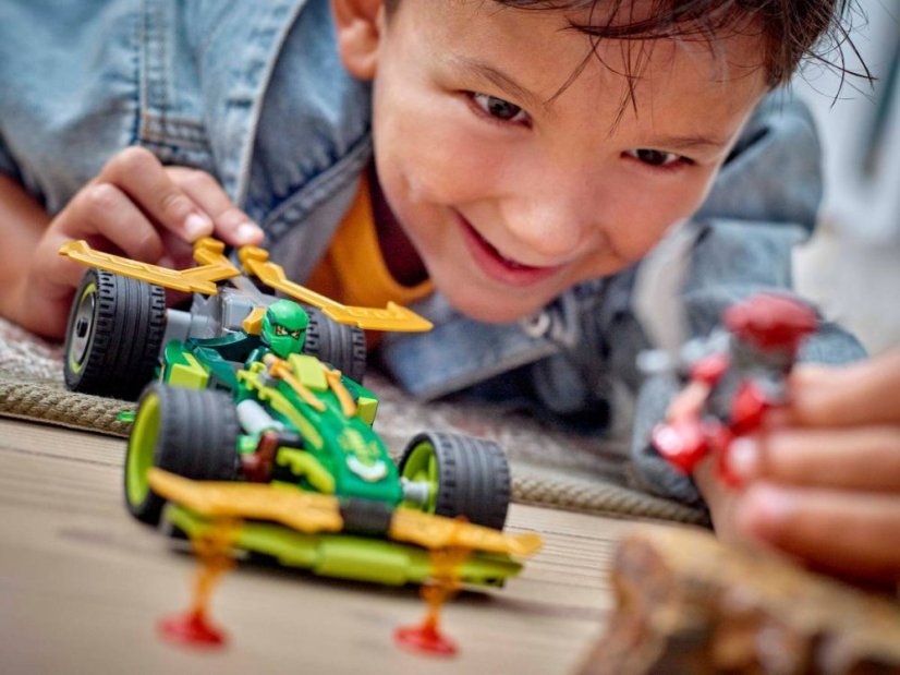 LEGO® NINJAGO® 71828 Lloydovo závodní auto s natahovacím motorem