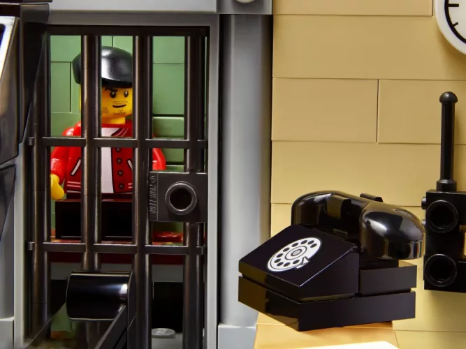 LEGO® Creator Expert 10278 Policajná stanica