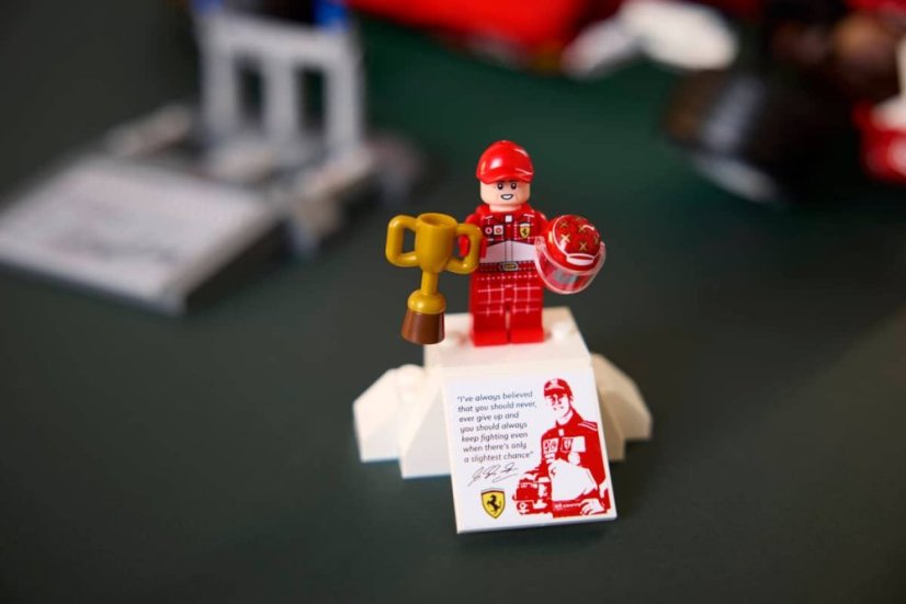 LEGO® ICONS 11375 Ferrari F2004 & Michael Schumacher