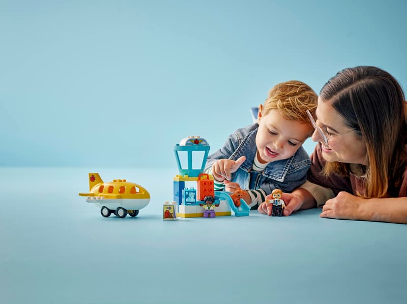 LEGO® DUPLO® 10443 Poprvé na letišti
