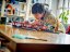 LEGO® City 60423 Električka a zastávka v centre mesta