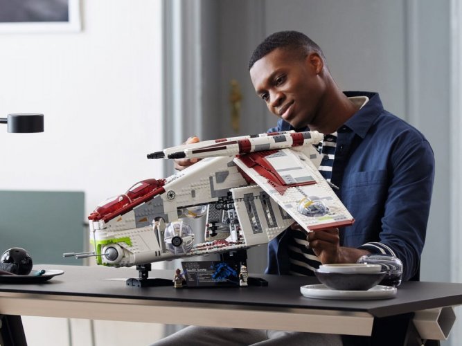 LEGO® Star Wars 75309 Válečná loď Republiky DRUHÁ JAKOST!