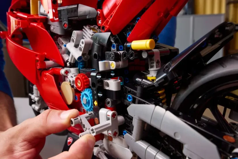 LEGO® Technic 42202 Motocykel Ducati Panigale V4 S