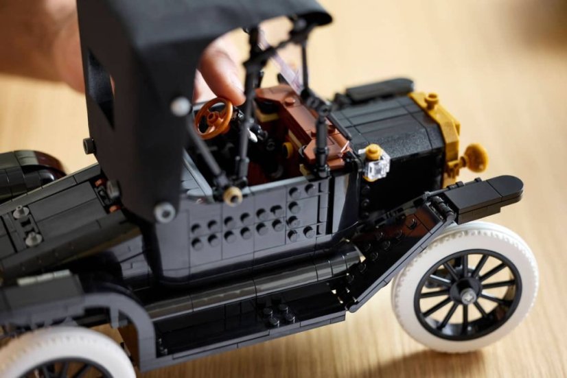 LEGO® ICONS 11376 Ford Model T