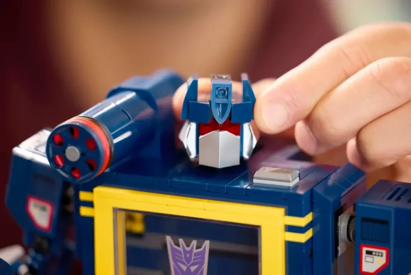 LEGO® Icons™ 10358 Transformers: Soundwave