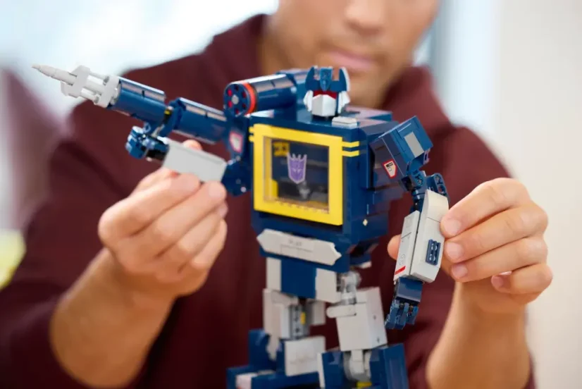 LEGO® Icons™ 10358 Transformers: Soundwave