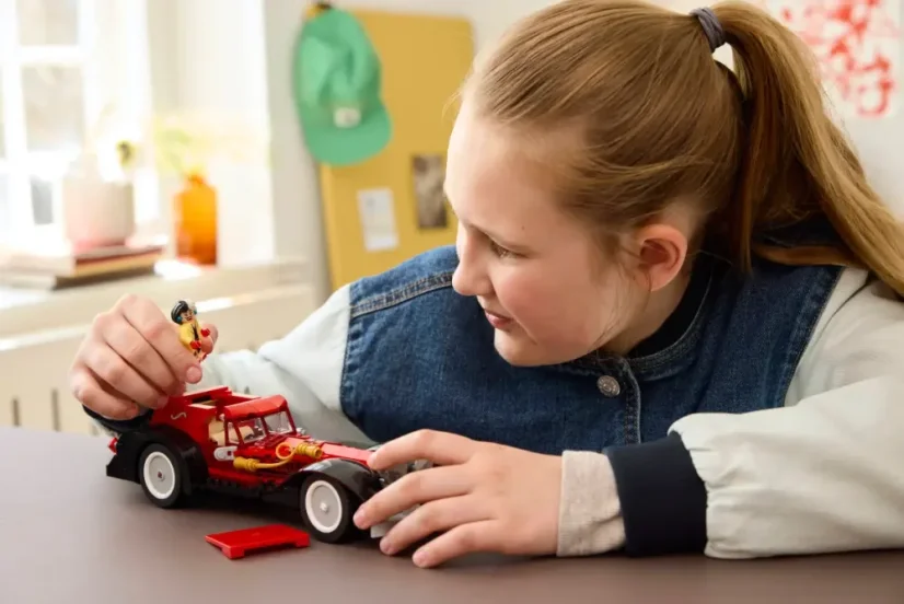 LEGO® Disney 43277 Cruella De Vil a jej auto