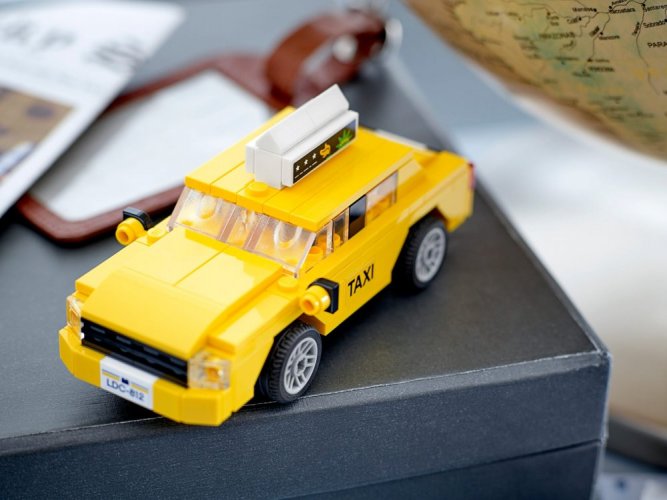 LEGO® Creator 40468 Żółta taksówka