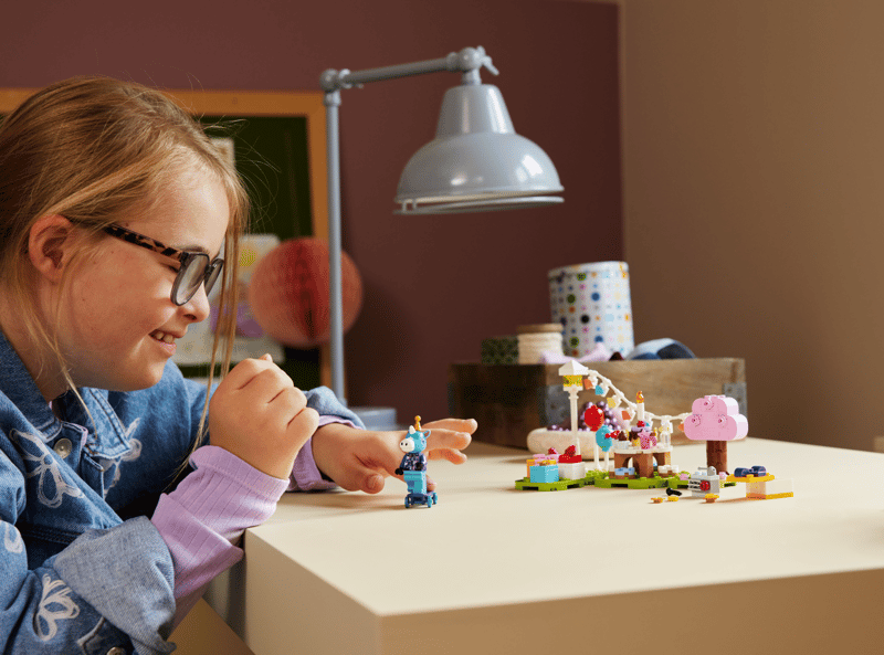 LEGO® Animal Crossing™ 77046 Julian's Birthday Party