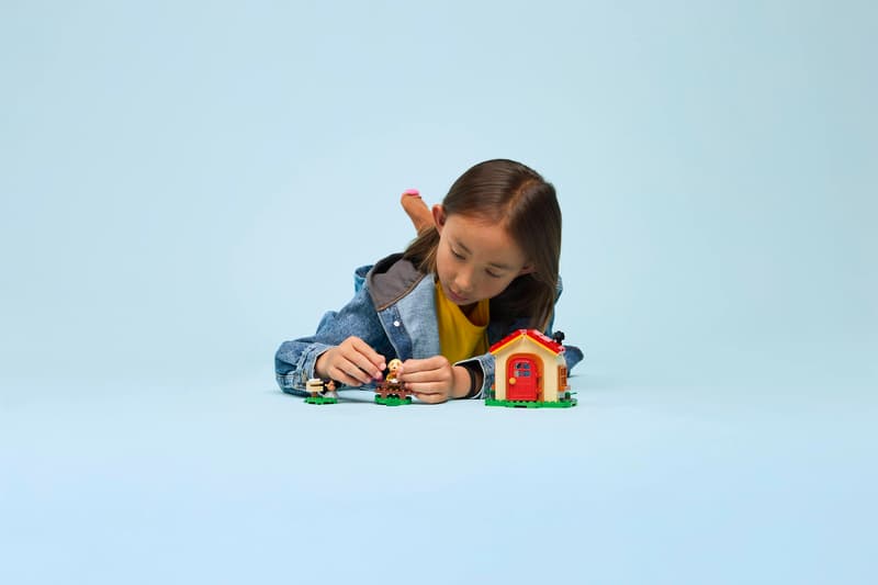 LEGO® Animal Crossing™ 77058 Goldie a jej útulný domček