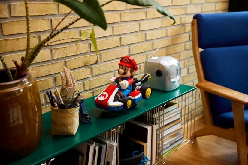 LEGO® Super Mario™ 72037 Mario Kart™ Mario a Standard Kart