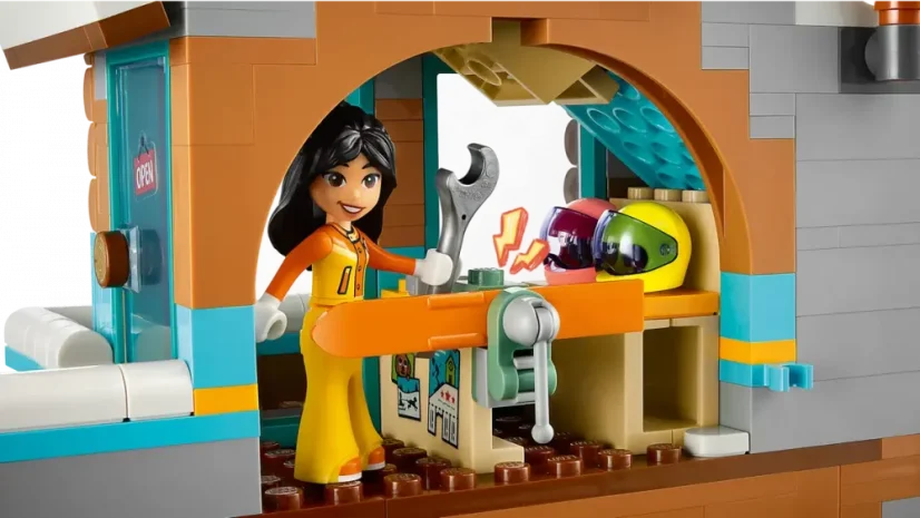 LEGO® Friends 41756 Lyžařský resort s kavárnou
