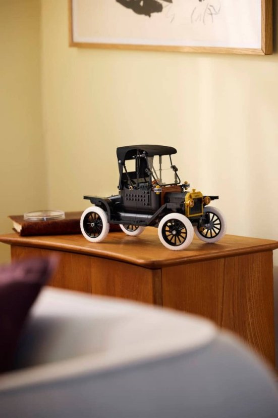 LEGO® ICONS 11376 Ford Model T