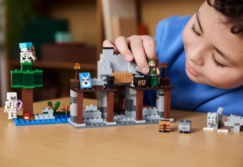 LEGO® Minecraft 21261 Vlčia pevnosť