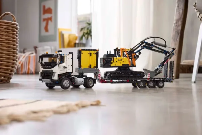LEGO® Technic 42175 Volvo FMX Truck & EC230 Electric Excavator