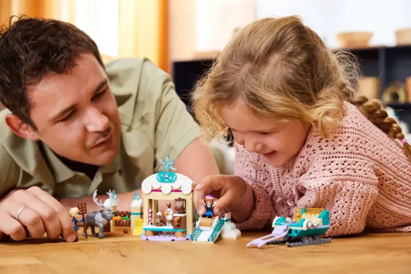 LEGO® Disney Princess 43256 Anna a dobrodružství na saních