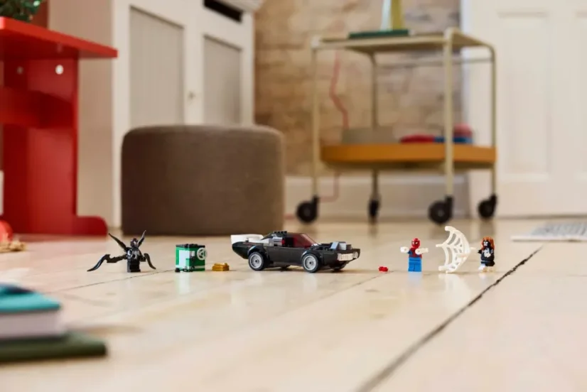 LEGO® Marvel 76309 Spider-Man vs. Venomův výkonný sporťák