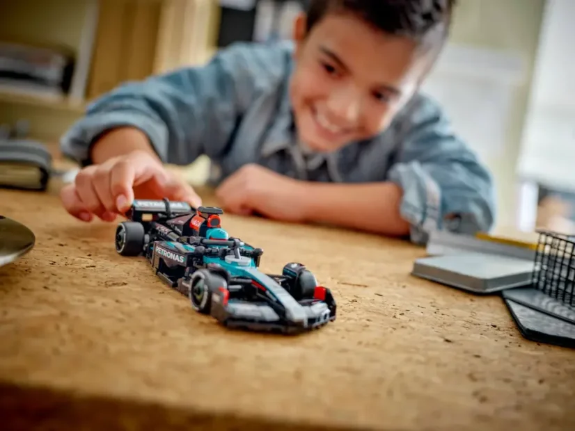 LEGO® Speed Champions 77244 Pretekárske auto Mercedes-AMG F1® W15