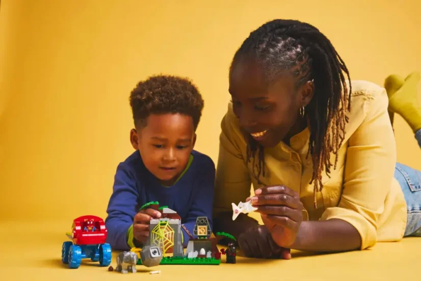 LEGO® Marvel 11199 Spideyho tím a záchrana dinosaurov s truckom