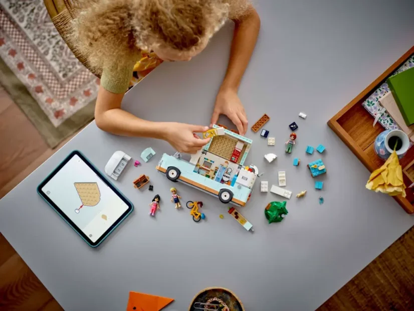 LEGO® Friends 42663 Dobrodružství s karavanem přátelství