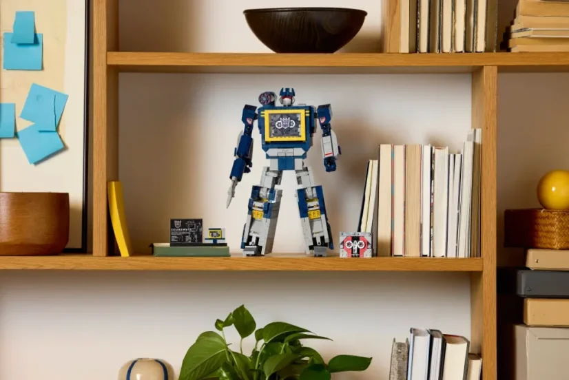 LEGO® Icons™ 10358 Transformers: Soundwave
