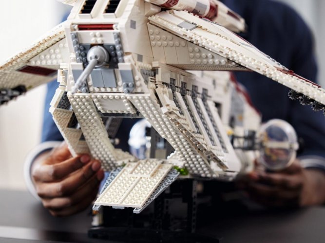LEGO® Star Wars 75309 Válečná loď Republiky DRUHÁ JAKOST!