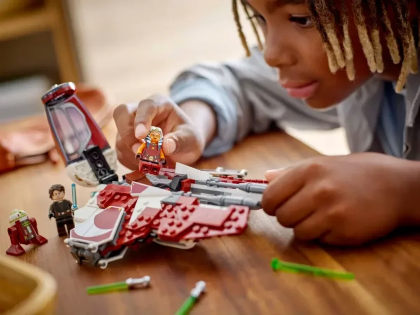 LEGO® Star Wars™ 75401 Ahsoka a jediská stíhačka Interceptor™
