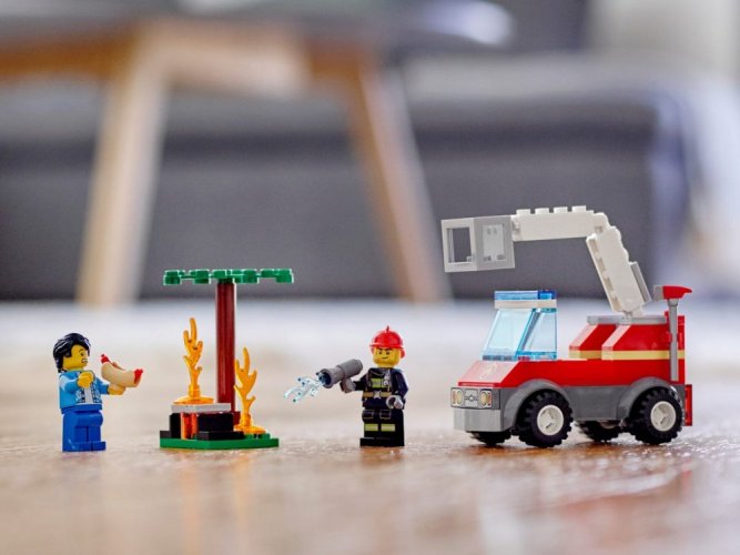 LEGO® City 60212 Grilování a požár