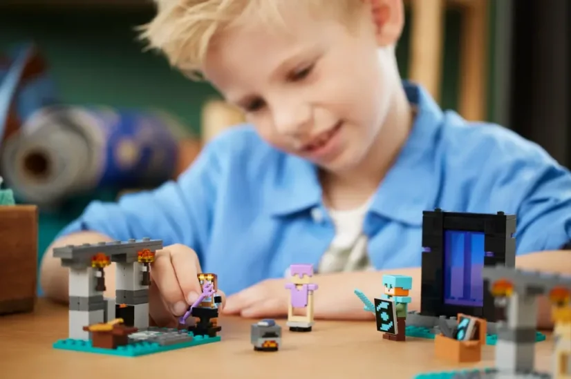 LEGO® Minecraft 21252 Zbrojownia