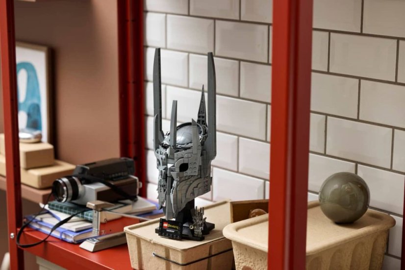 LEGO® Icons 11373 The Lord of the Rings: Sauron's Helmet