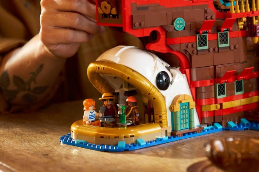 LEGO® ONE PIECE 75640 Pływająca restauracja Baratie