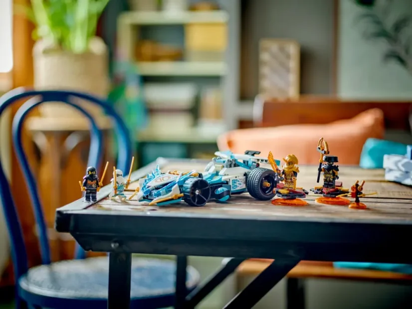 LEGO® NINJAGO® 71791 Smocza moc Zane’a — wyścigówka spinjitzu® Insiders: 225 225  Punkty LEGO® Insiders Produkt: 71791 71791 Produkt Ostatnie zestawy Smocza moc Zane’a — wyścigówka spinjitzu