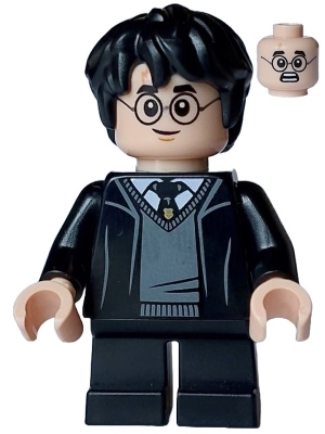 hp470 Harry Potter - Hogwarts Robe, Black Tie