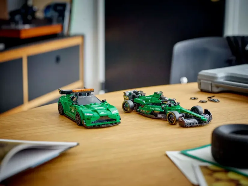 LEGO Speed Champions 76925 Aston Martin Safety Car a AMR23