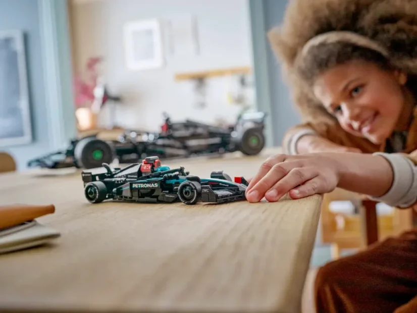 LEGO® Speed Champions 77244 Pretekárske auto Mercedes-AMG F1® W15
