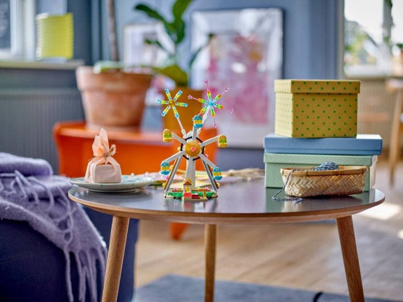 LEGO® 40758 Oslava: Ruské kolo s ohňostrojem