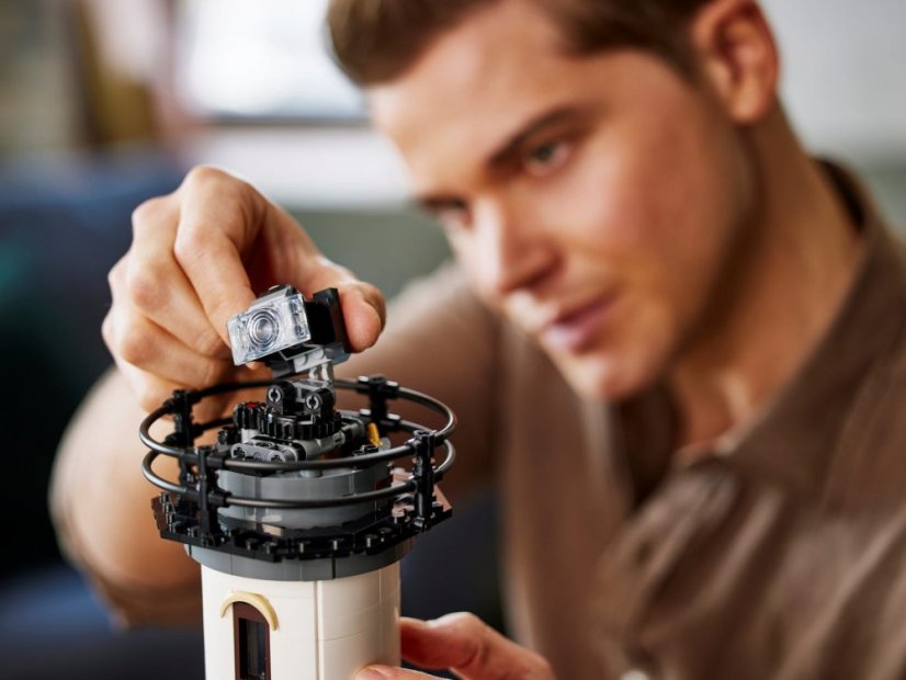 LEGO® Ideas 21335 Motorized Lighthouse