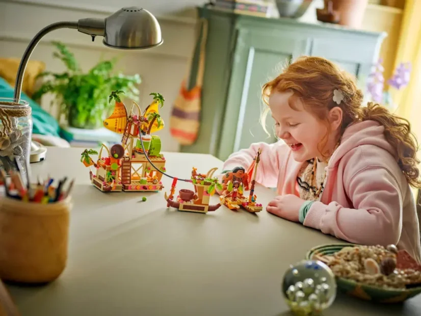LEGO® Disney 43258 Loď Kakamorů
