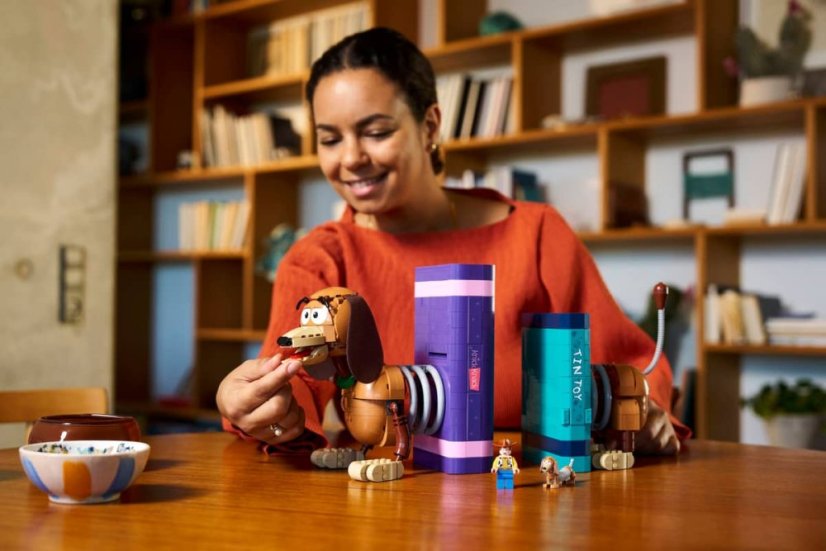 LEGO® Disney™ 43301 Knižní zarážky: Slinky z filmu Toy Story