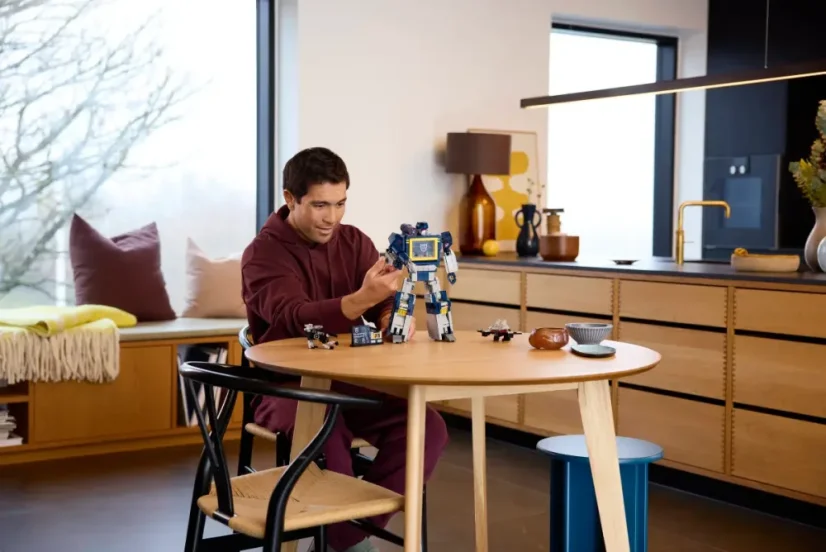 LEGO® Icons™ 10358 Transformers: Soundwave