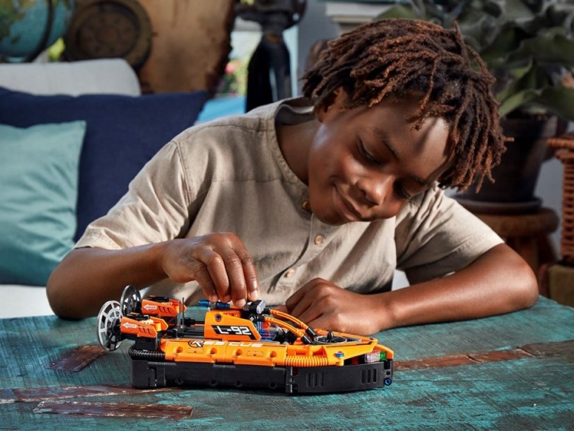 LEGO® Technic 42120 Záchranné vznášadlo