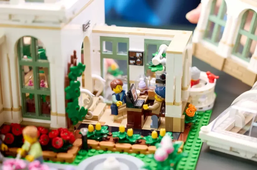 LEGO® IDEAS 21353 Botanická zahrada