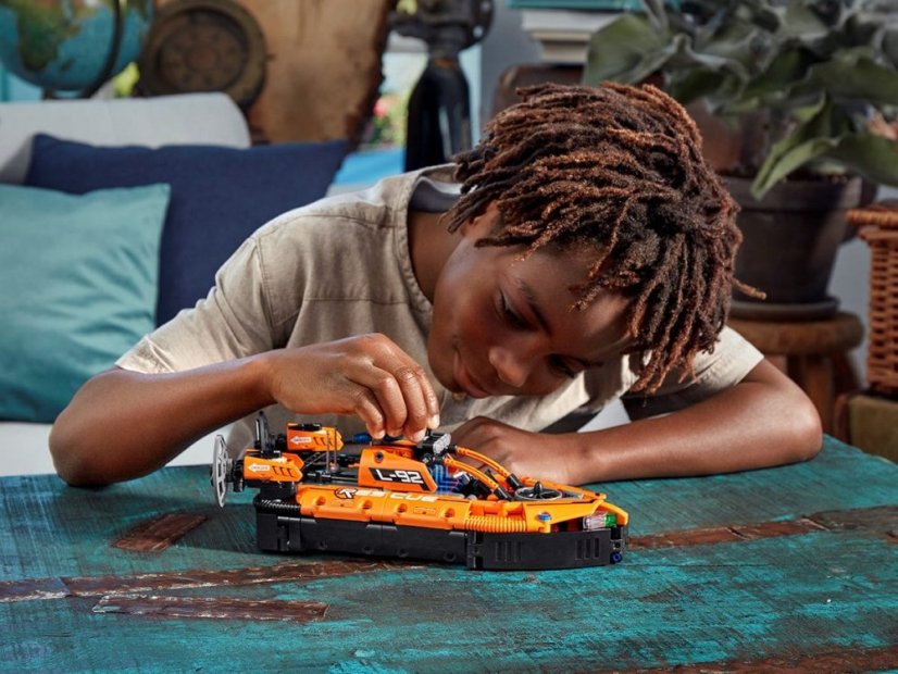 LEGO® Technic 42120 Záchranné vznášadlo