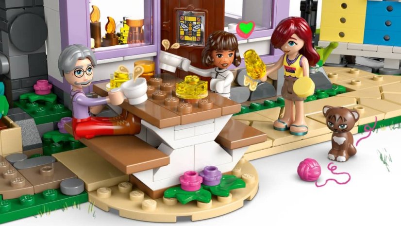 LEGO® Friends 42669 Dům včelařů a květinová zahrada